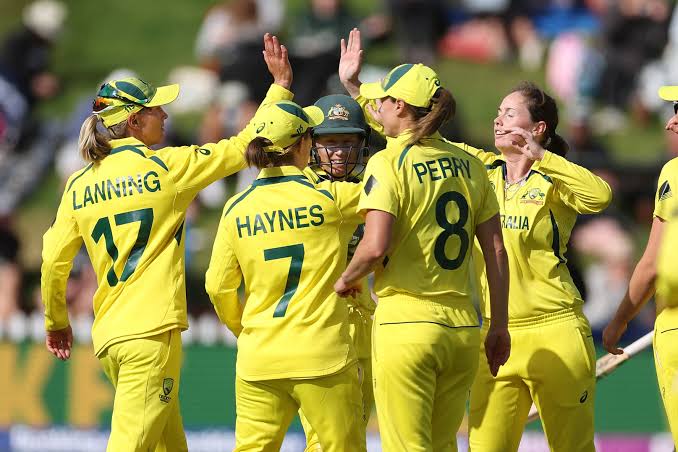 Women’s Cricket: ইংল্যান্ডকে হারিয়ে অষ্টমবারের জন্য মহিলা ক্রিকেটে বিশ্ব চ্যাম্পিয়ন হল অস্ট্রেলিয়া