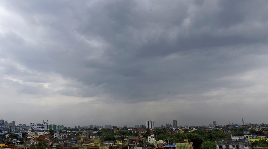 Weather: আংশিক মেঘলা কলকাতার আকাশ, বৃষ্টি হবে আজ?