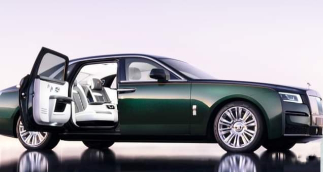 Rolls Royce: ভেতরে শোনা যায় পিন পড়ার শব্দও!  গাড়ি না রেকর্ডিং স্টুডিও!
