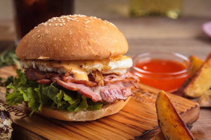 Ham Burger: একসময় বদলে ফেলা হয়েছিল হ্যামবার্গারের নাম! কেন জানেন?