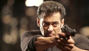 Salman Khan: প্রাণনাশের আশঙ্কা! বন্দুকের লাইসেন্স পেলেন ভাইজান