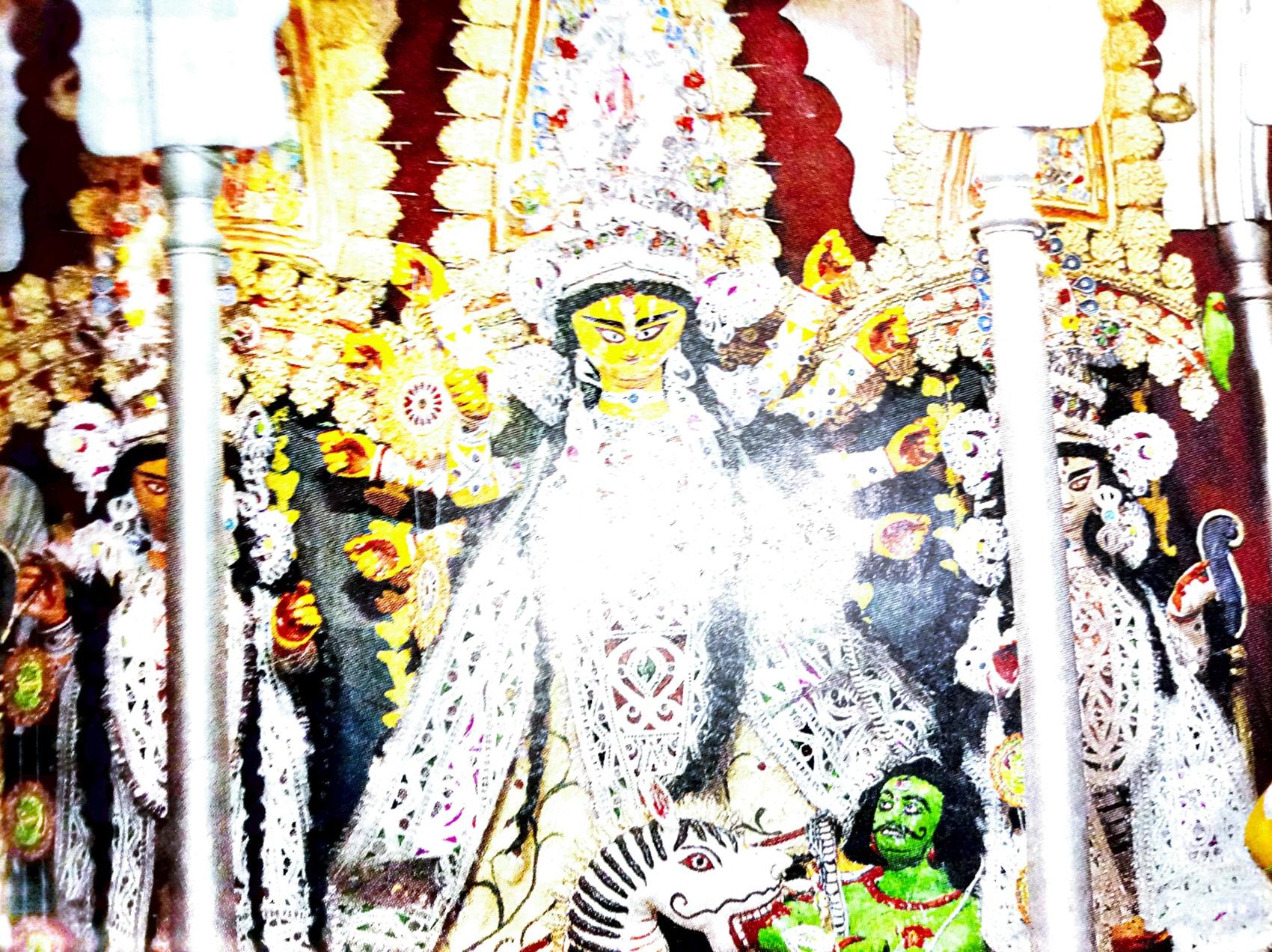 Durga Puja: সপ্তমীর সকালে কেন সপ্ততীর্থের জলে নবপত্রিকা স্নান করানো হয় তারক প্রামাণিকের দুর্গাপুজোয়?