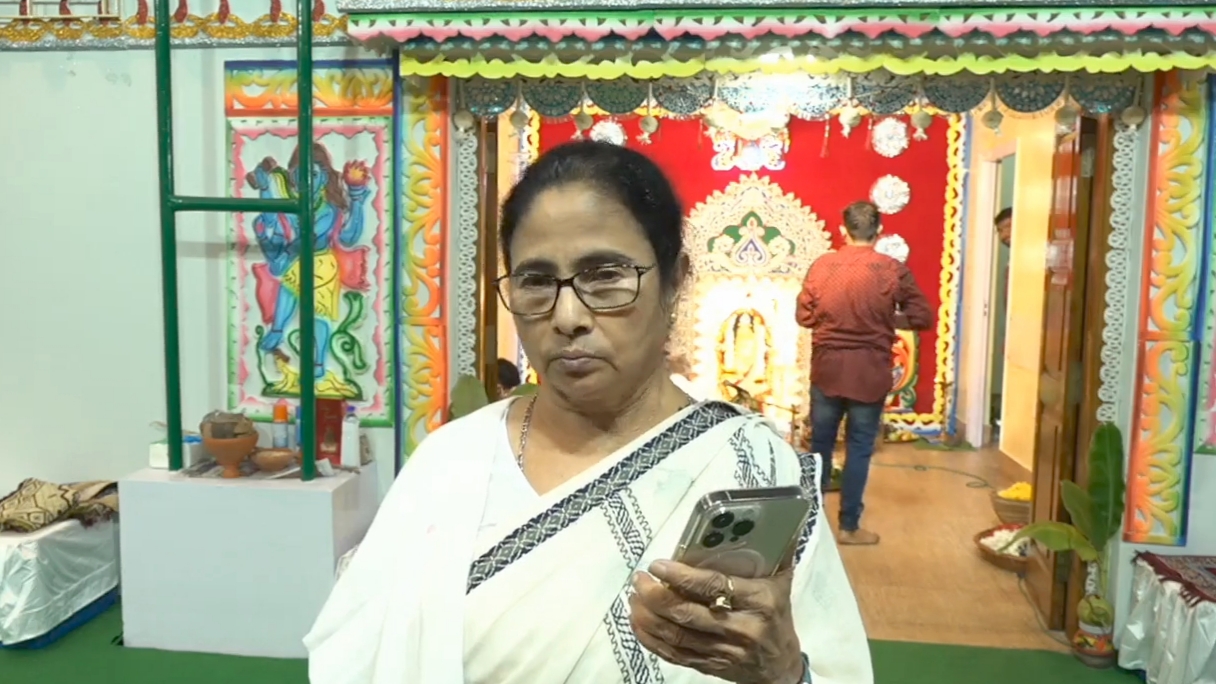 Mamata on Cyclone: কাটছে দুর্যোগ! বিপদ এড়াতে কী বার্তা মুখ্যমন্ত্রী মমতার?
