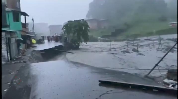 Landslide: ভুটান পাহাড়ে প্রবল বৃষ্টি, জয়গাঁও শহরে ধস