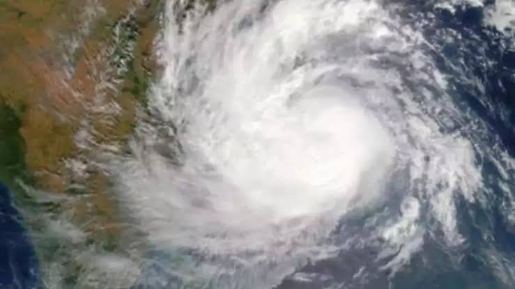Cyclone: ধেয়ে আসছে ঘূর্ণিঝড় সিতরাং! জরুরি বৈঠক নবান্নে