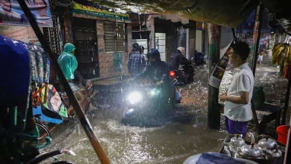 Cyclone: বাংলাদেশে তাণ্ডব চালাল ঘূর্ণিঝড় সিতরাং, মৃত অন্তত ১০