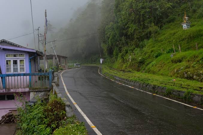 Darjeeling Weather: রাজ্য জুড়ে জাঁকিয়ে ঠান্ডা, দার্জিলিঙে তাপমাত্রার পারদ নামল ৬ ডিগ্রিতে!