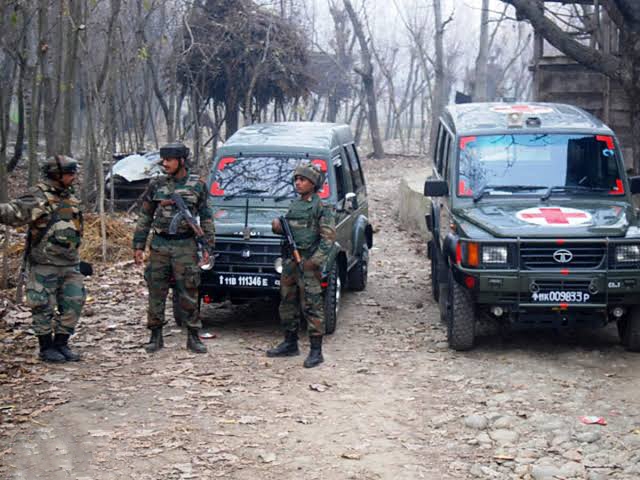Jammu Kashmir: বরফে পিছলে খাদে সেনার গাড়ি! মৃত ৩ জওয়ান