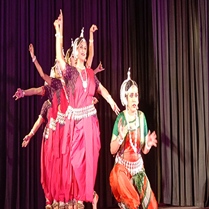 Odissi Dance: ওড়িশির ছন্দে ফুটে উঠল কৃত্তিবাসী রামায়ণের গল্প, নজরকাড়া উপস্থাপনা দেবমিত্রার