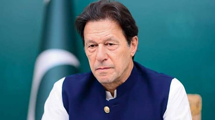 Imran Khan: ইমরান খানের বাড়ির বাইরে বিশাল পুলিশবাহিনী! গ্রেফতার হবেন আজই?