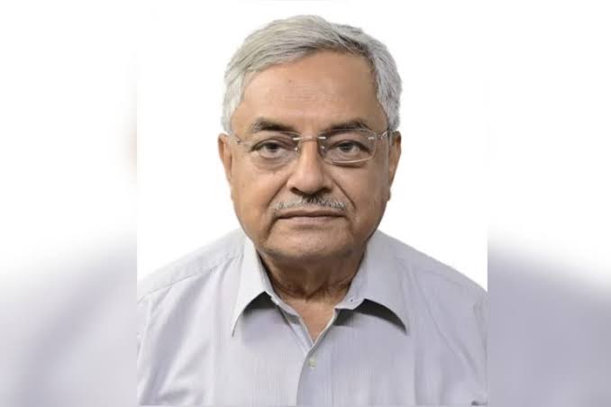 Pradip Mazumdar: সরকারি হাসপাতালে আউটডোরের লাইনে রাজ্যের মন্ত্রী!
