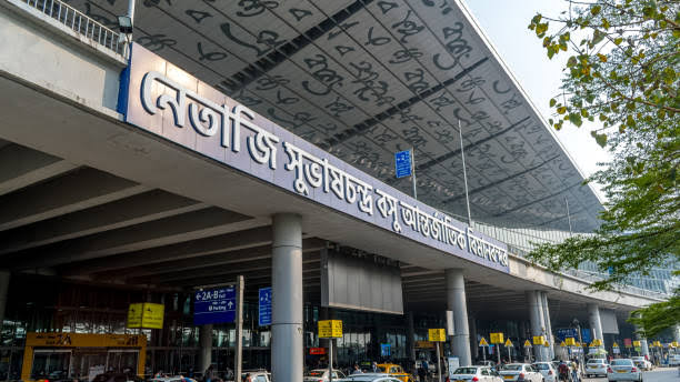 Kolkata Airport: ব্যাগে বোমা! যাত্রীর দাবিতে আতঙ্ক বিমানবন্দরে