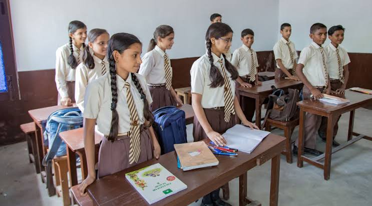 Private School: বেসরকারি ইংরেজি মাধ্যম স্কুলেও বাধ্যতামূলক বাংলা! কী সিদ্ধান্ত মন্ত্রিসভার?