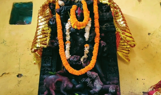 Durga Puja: দেড় হাজার বছর ধরে কষ্টিপাথরের মূর্তিতে দুর্গাপুজো! জানেন কোথায়?