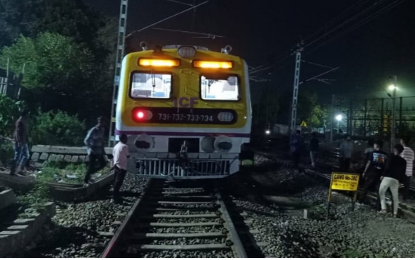 Local Train: ওভারহেড তার ছিঁড়ে বিঘ্নিত ট্রেন চলাচল! ভোগান্তি শিয়ালদহ দক্ষিণ শাখায়