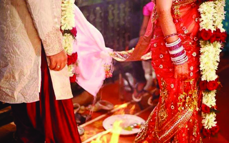 Marriage: অগ্নিকে সাক্ষী রেখে সাতপাকে ঘুরলে, তবেই বৈধ হিন্দু বিবাহ! কী পর্যবেক্ষণ হাইকোর্টের?